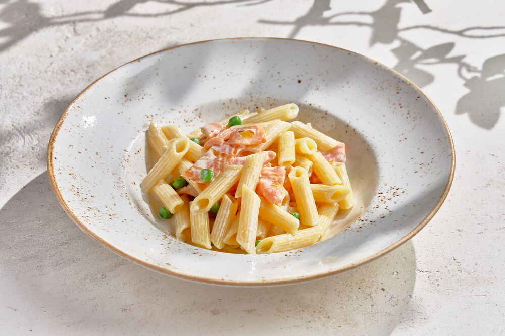 Pasta Penne with smoked salmon