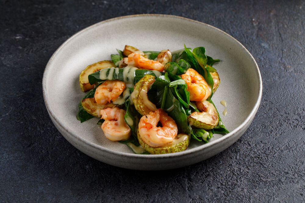 Zucchini and shrimps salad