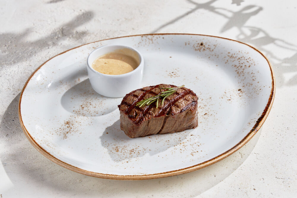 Fillet of marbled beef with peppery sauce