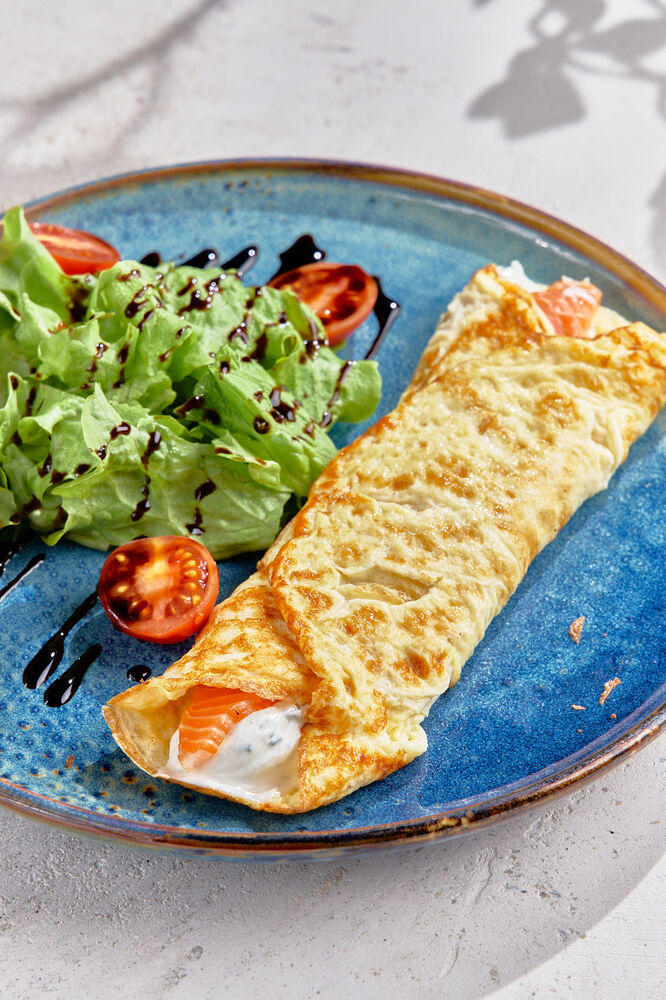 Omelette with cream cheese and salmon