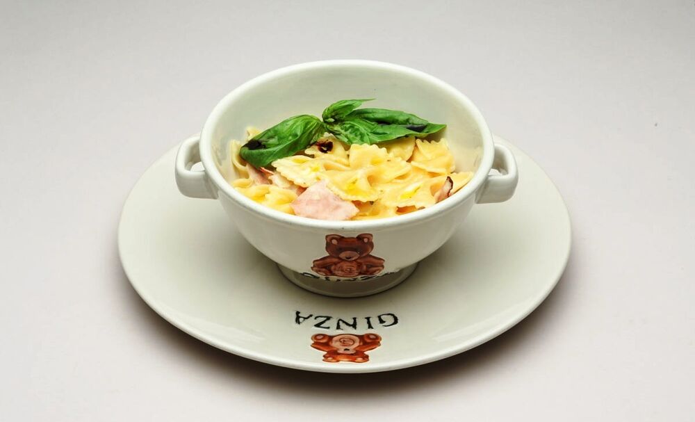 Children's pasta farfalle with ham