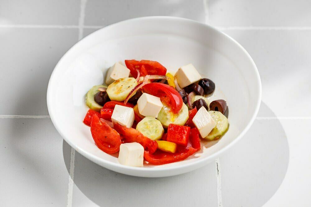 Greek salad with cheese Tofu