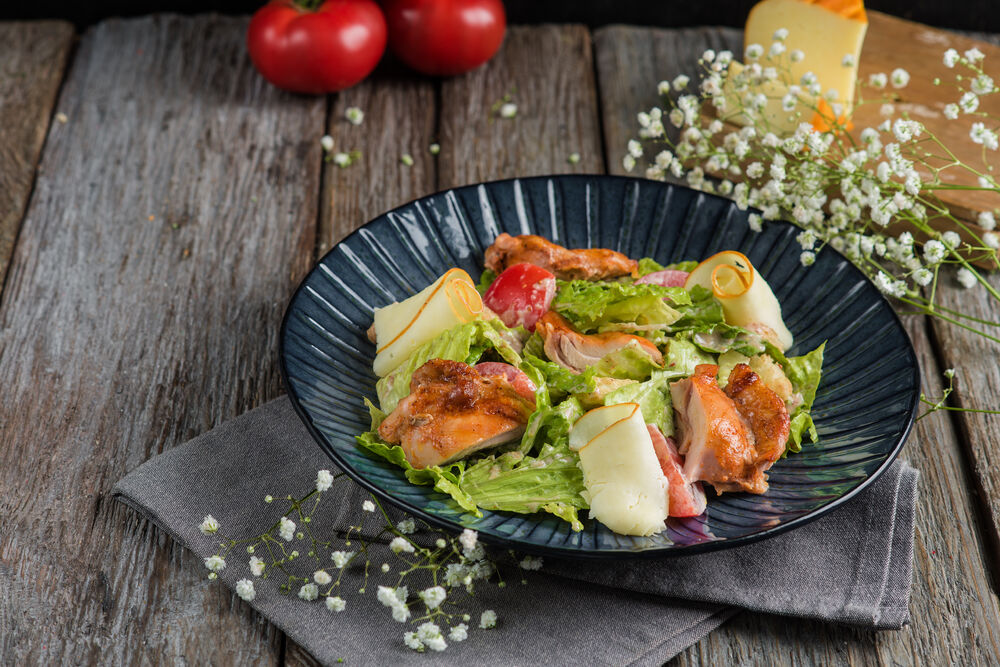 Warm salad with chicken