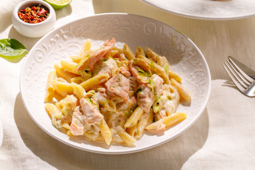  Pasta with smoked salmon