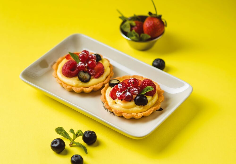 Cake "Basket with berries"