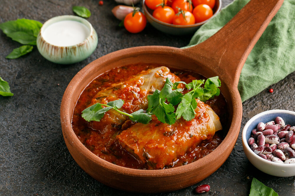 Cabbage rolls with beans