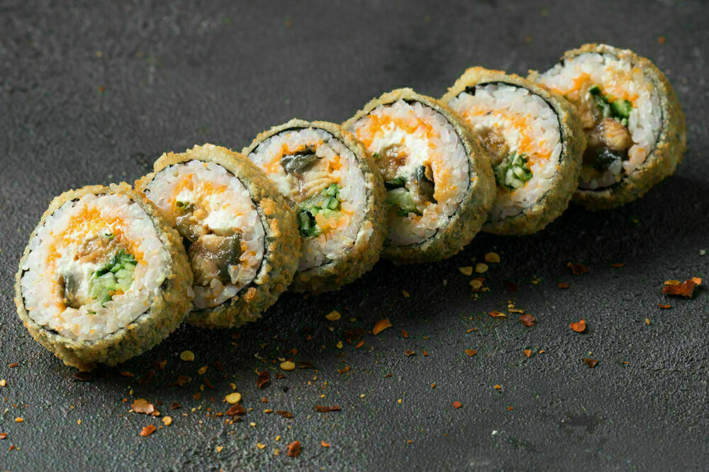 Роллы в темпуре с угрем 