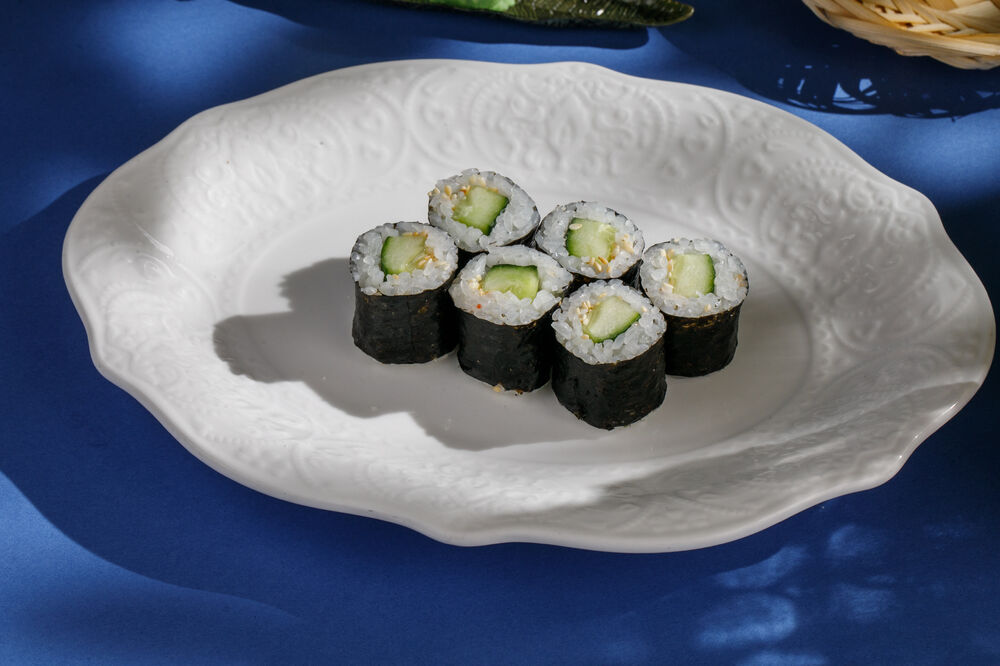 Ролл с огурцом