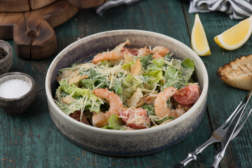 Caesar salad with shrimps