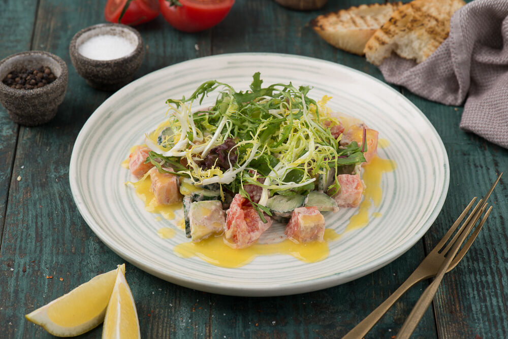 Salad with smoked salmon and avocado