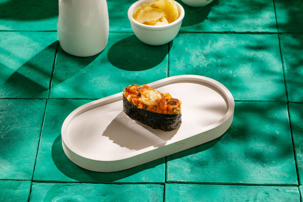 Запечённые суши с угрем