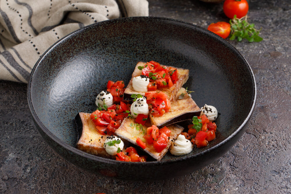 Crispy eggplants with cream from suluguni