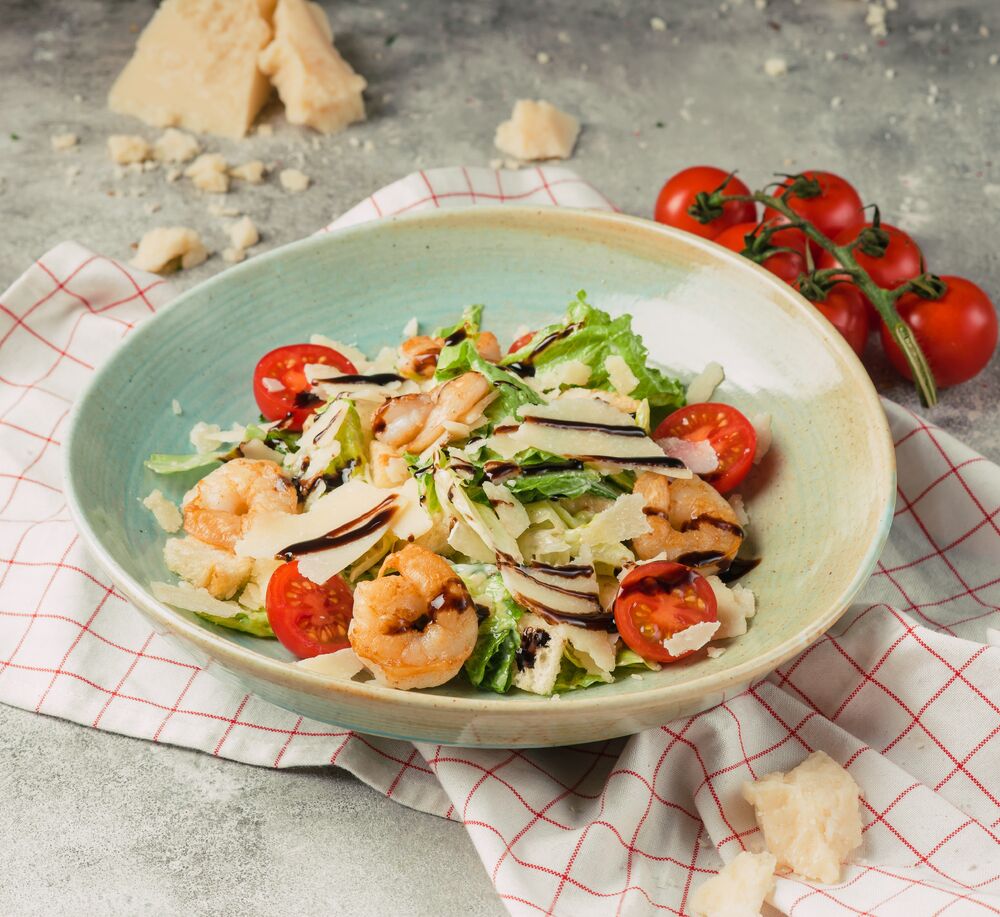 Caesar salad with shrimps
