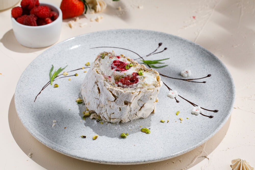 Dessert "Pistachio roll with raspberries"