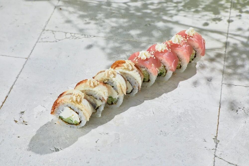 Creamy roll with eel and tuna