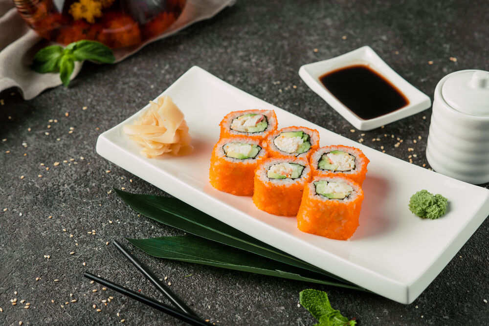 California roll with sesame