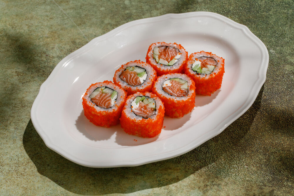 Roll Creamy "California" with eel
