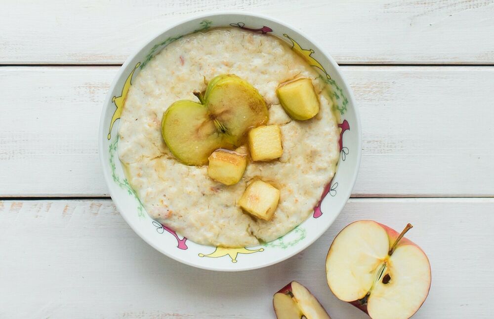 Oatmeal (on milk (to choose from) or on water)