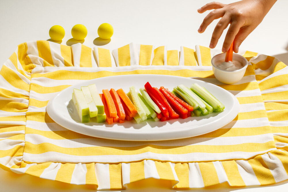 Салат "овощные палочки" детский