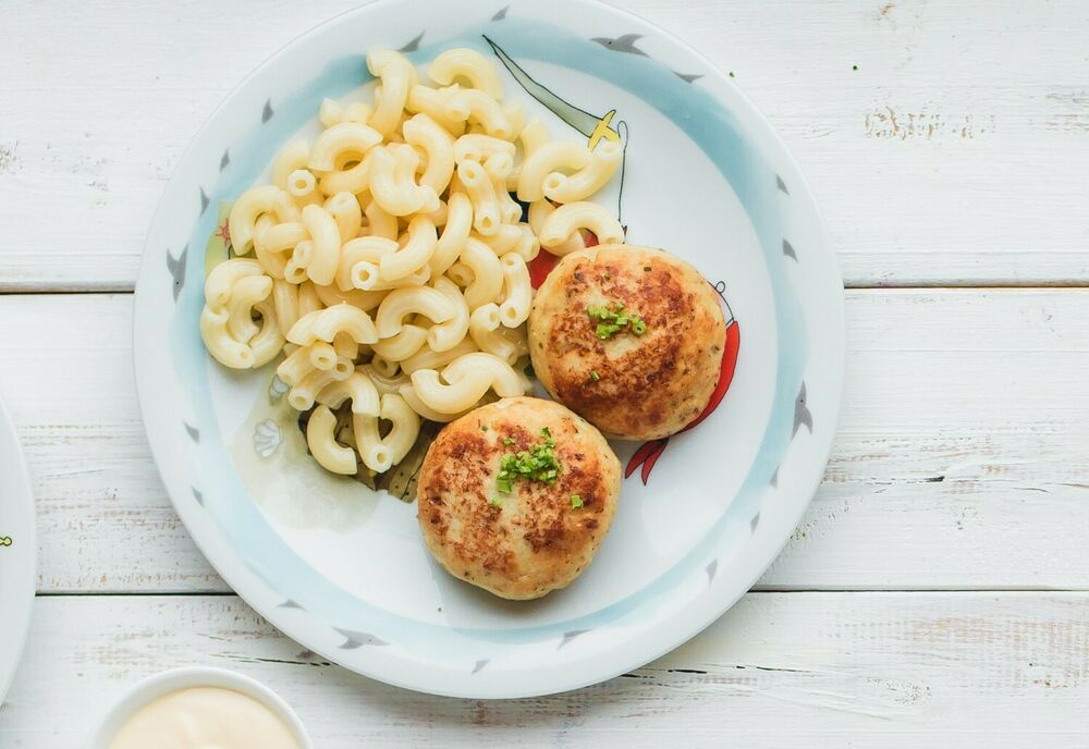 Turkey cutlets with sauce to choose from