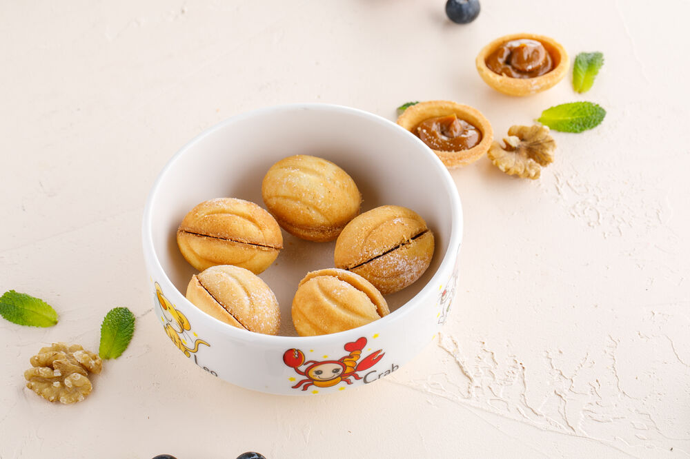 Nuts with boiled condensed milk 5 pcs