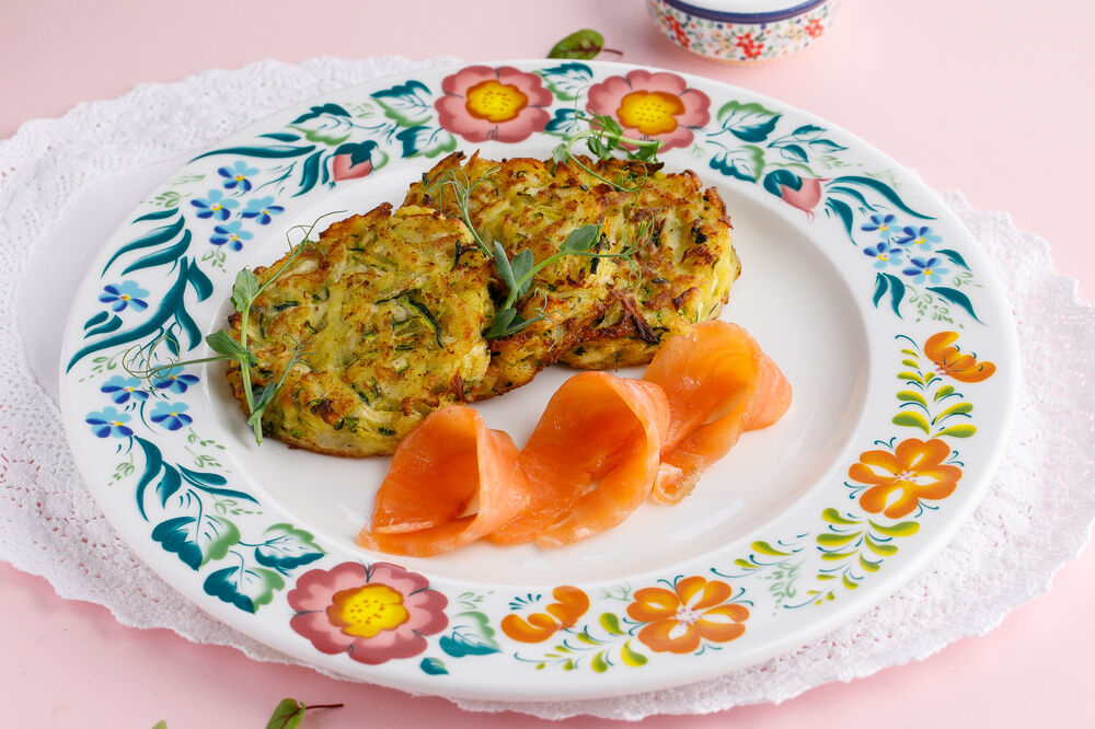 Zucchini pancakes with light-salted salmon