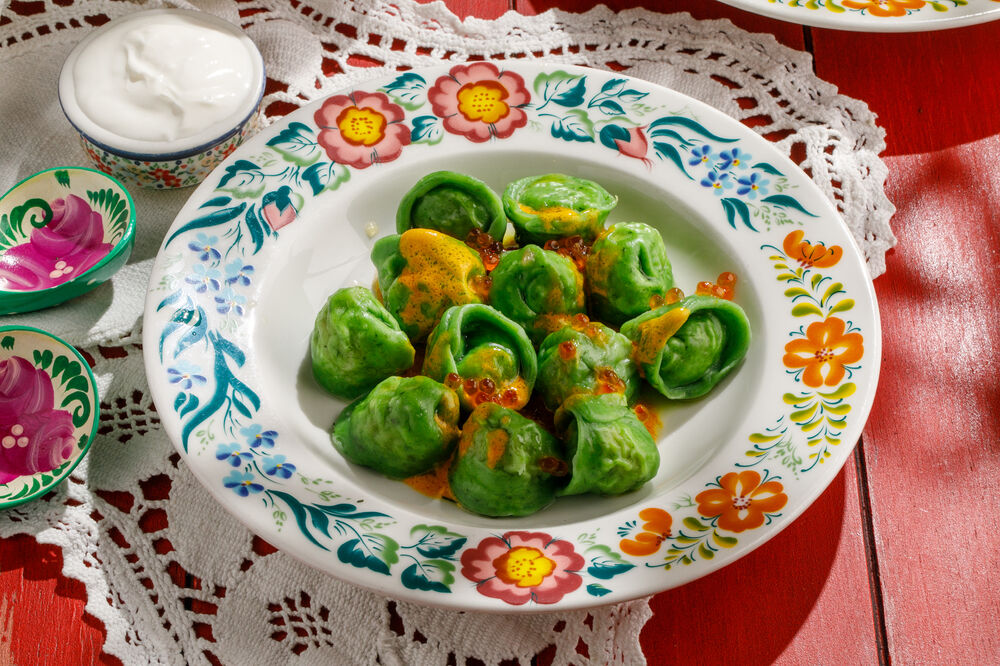 Пельмени с ладожской щукой и сливочным соусом