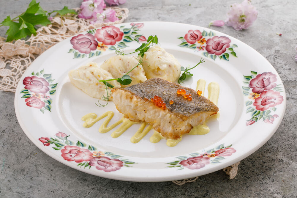 Pacific halibut with mashed potatoes and mustard