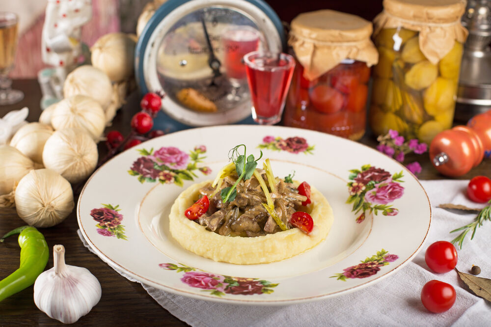 Veal liver Sroganoff with fragrant truffle puree