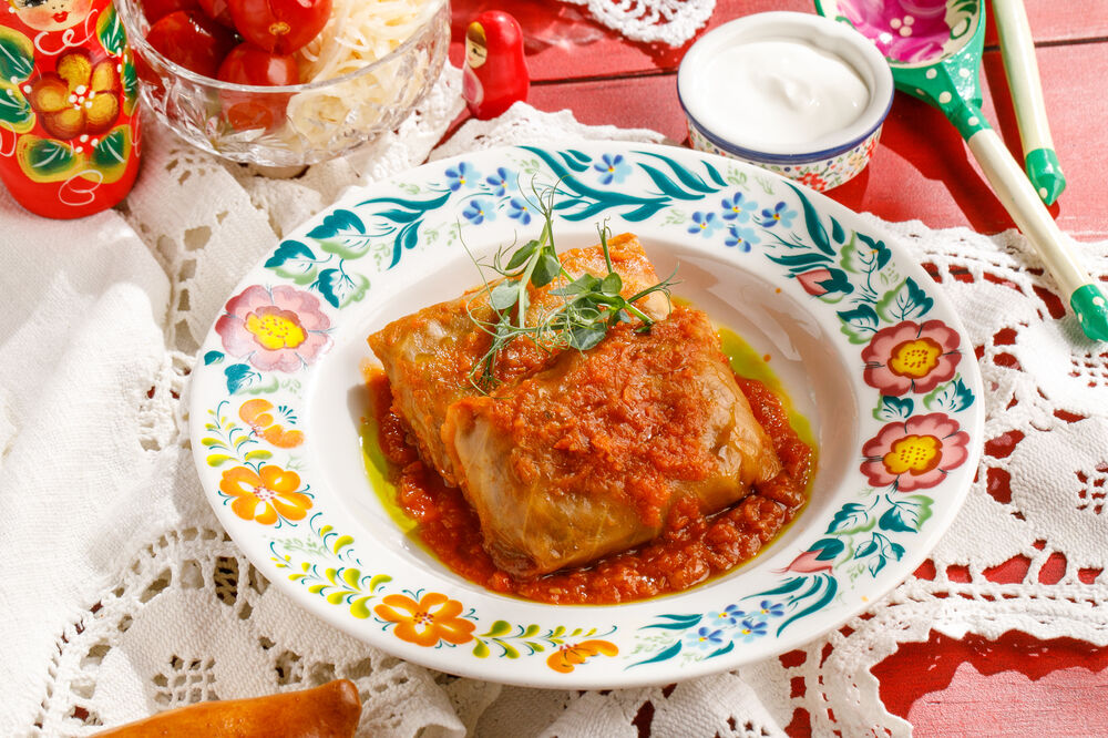 Cabbage rolls with sour cream