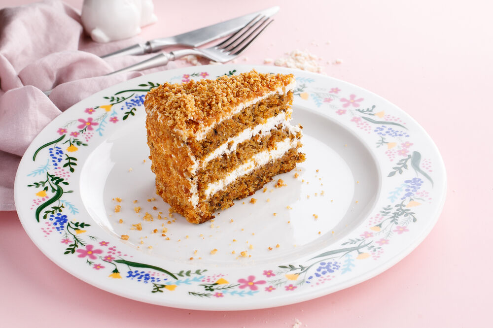 Carrot cake with creamy mousse