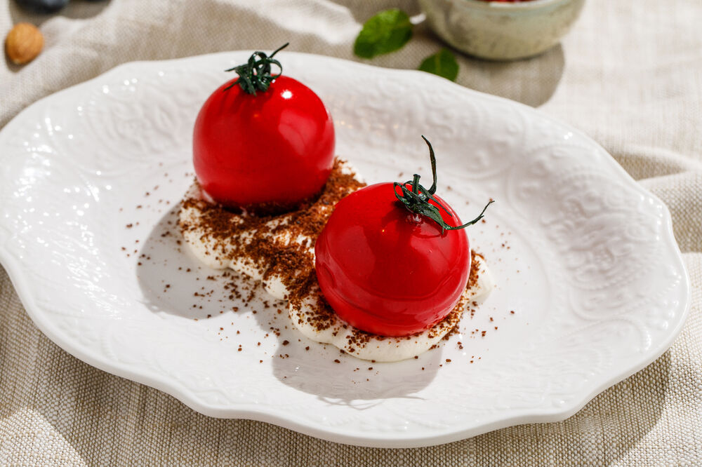Special dessert Pomidori