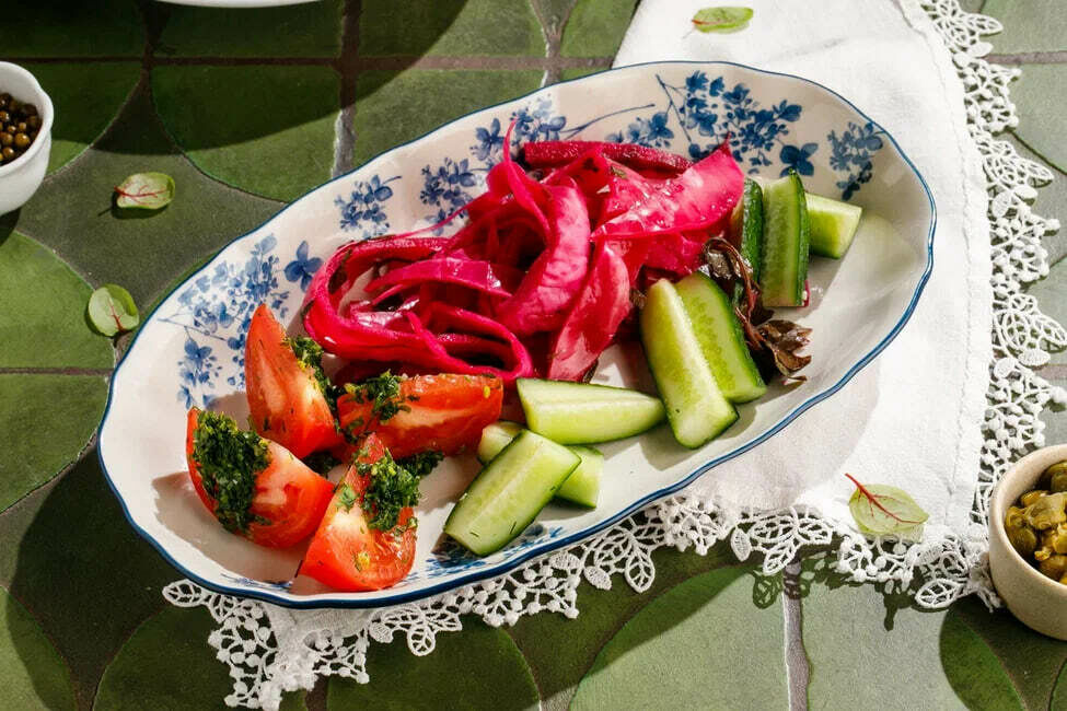  Assorted vegetable pickles