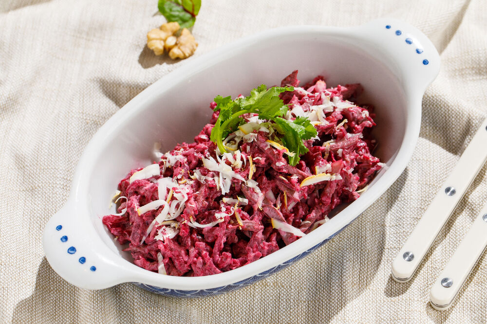Salad with beetroot, veal and Suluguni cheese