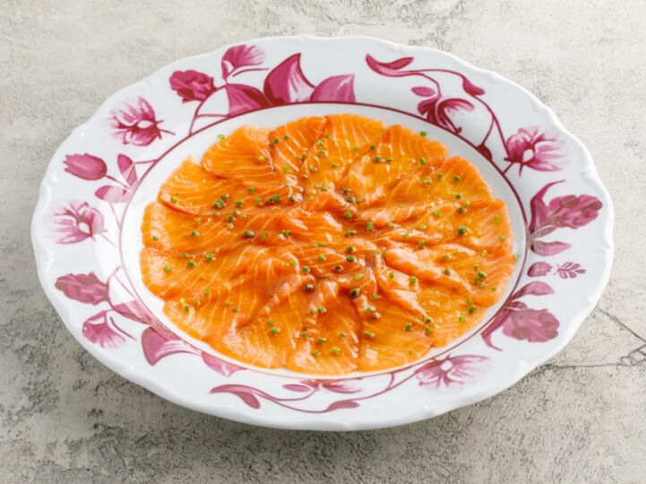 Salmon carpaccio