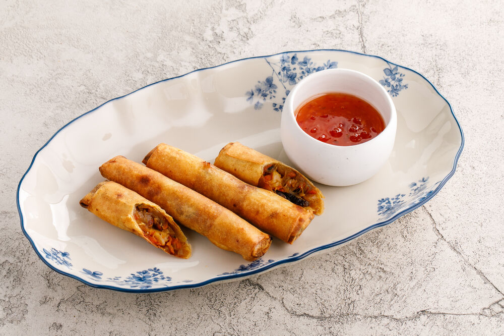 Spring rolls with shrimps 
