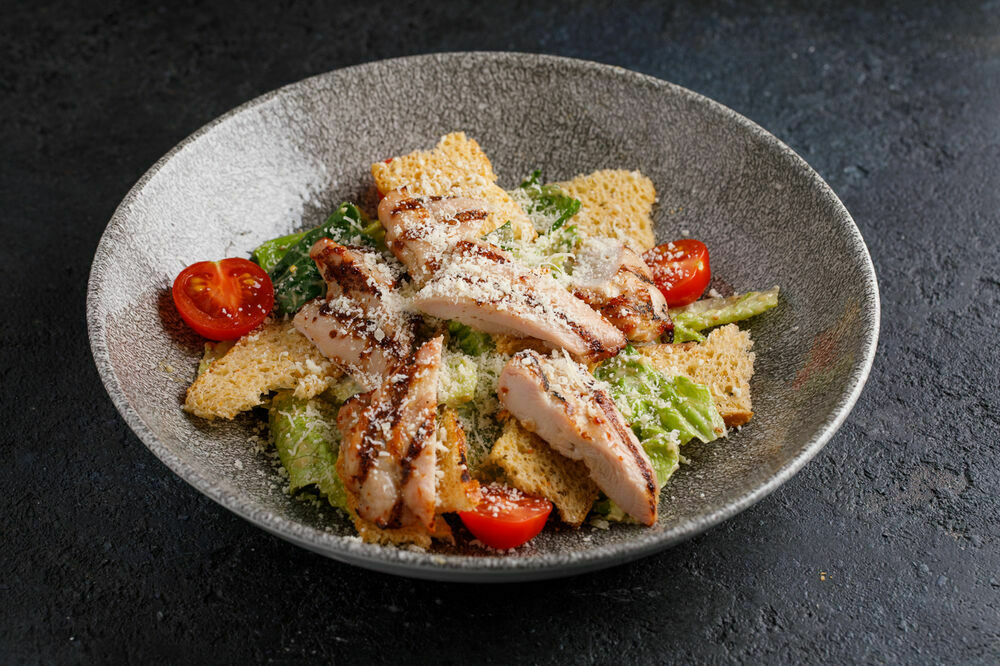 Caesar salad with chicken
