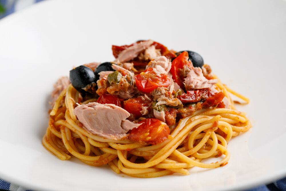 Sicilian style spaghetti with tuna and black olives
