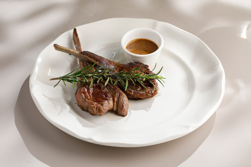 Каре ягненка на гриле