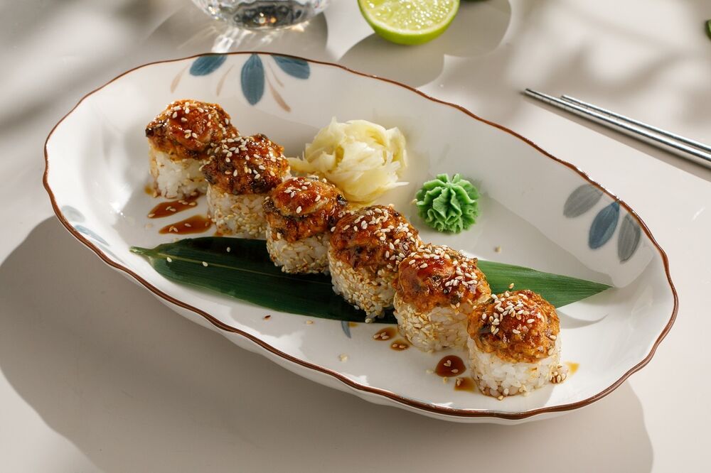 Запеченный ролл с угрем