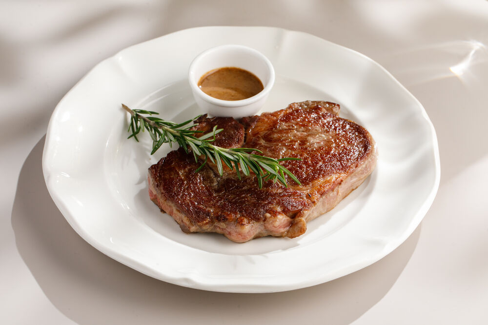 Стейк Рибай на гриле