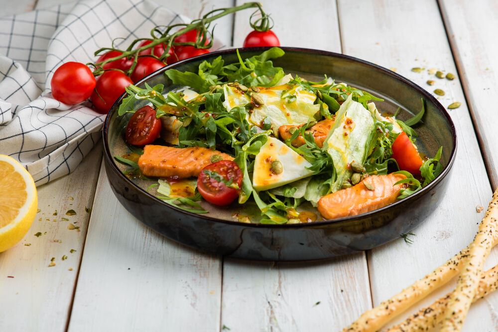 Warm salad with salmon