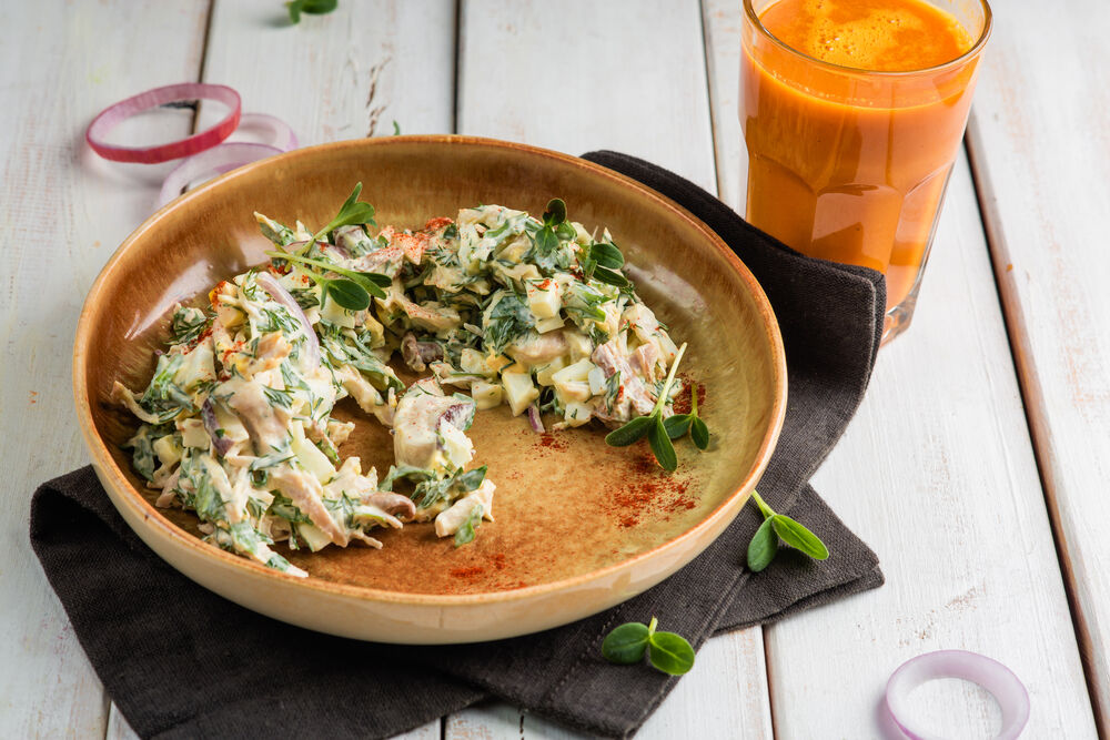 Soko salad with chicken and mushrooms
