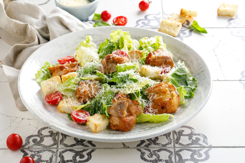  Caesar salad with chicken