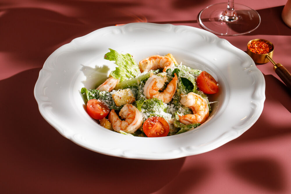  Caesar salad with shrimp