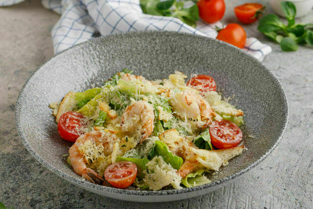 Caesar salad with shrimps