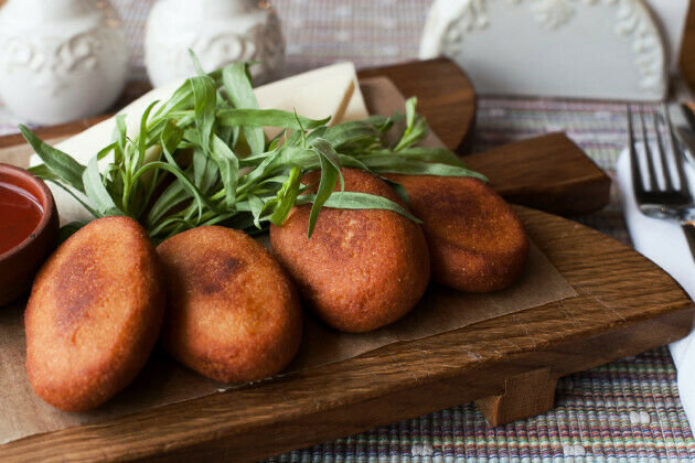 Mchadi with Suluguni cheese