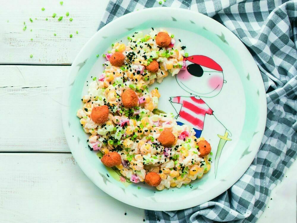 Corn salad with crispy fish
