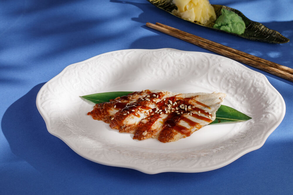 Сашими Угорь