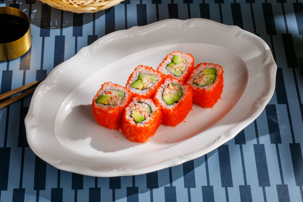 California roll with salmon